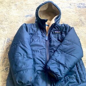 Patagonia coat. Reversible navy blue and fleece. Size 6/7